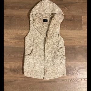 Love Tree beige Sherpa hooded vest, S
